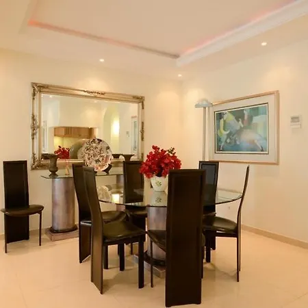 Sleeps 8 Pool Air Con T607874 *