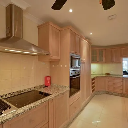 Sleeps 8 Pool Air Con T607874
