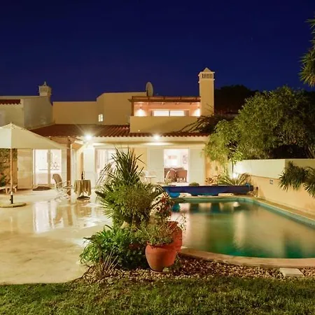 Sleeps 8 Pool Air Con T607874 וילה ואלה דה לובו