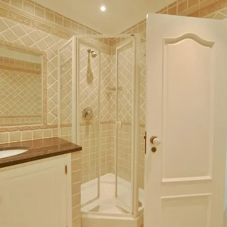 Sleeps 8 Pool Air Con T607874 *
